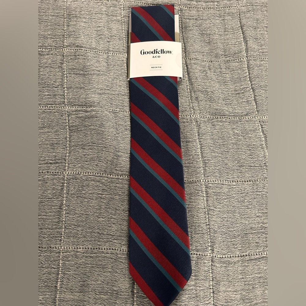 NWT Men’s Necktie